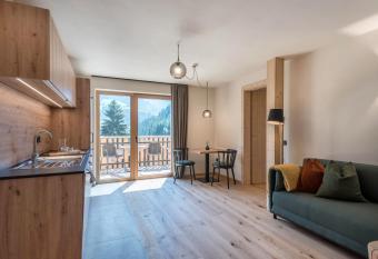 Apartment Mesdi has Balcony rooms