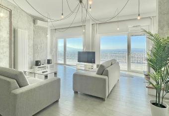 Super panoramic new apartment in Casertavecchia allows 18 year olds to book a room