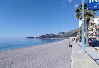 Casa Del Girasole has Smoking/Balcony rooms