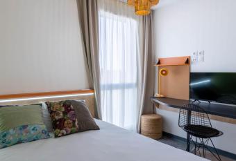 Kabane Montpellier allows 18 year olds to book a room