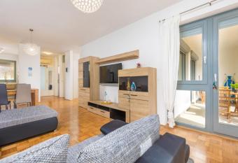 Apartman Fran has Balcony rooms