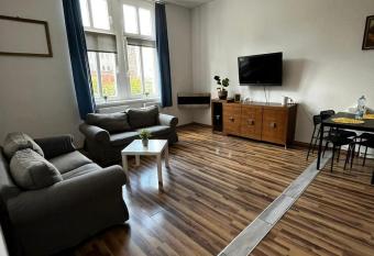 Kamienica4 allows 18 year olds to book a room