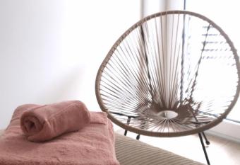 Salt&Sea Summer House Mandre has rooms with a private hot tub