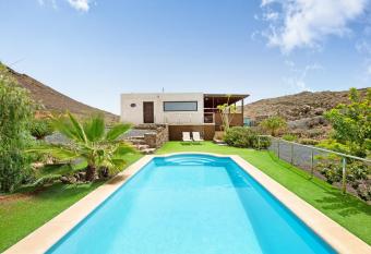 Tayu Eco Villa has Balcony rooms