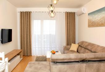 Blue Sky Apartment has Balcony rooms