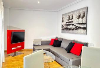 Apartamento Montemayor has Balcony rooms