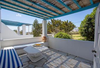 Charming 3 Bedroom Maisonette has Balcony rooms