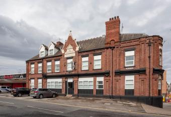 Dusties Hotel allows 18 year olds to book a room