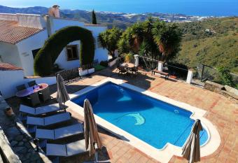 La Monta  a Del Oro has Balcony rooms