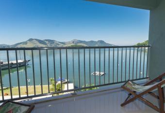 F  rias no para  so! Um mar pra chamar de seu! has Balcony rooms