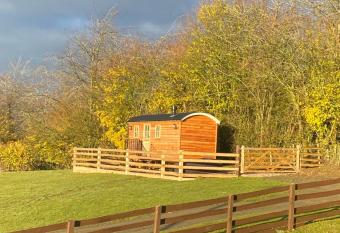 The Snug at Coed Y Gaer has Balcony rooms