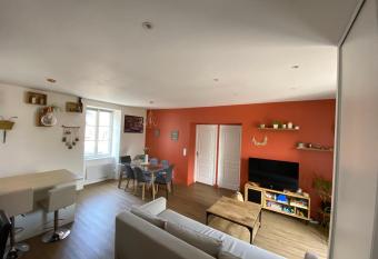 Chez Audrey has Balcony rooms