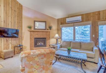 Ski House 246 has Balcony rooms