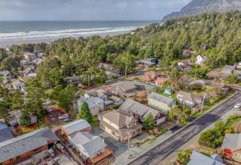 Del Pine MCA 840 has Balcony rooms