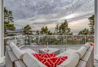 Panoramic Point has Balcony rooms