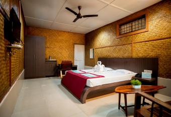 Palm Grove Eco Resort has Balcony rooms