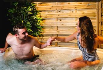 Le Bras d or Apparts et Spa allows 18 year olds to book a room