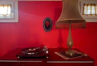 San Marco Apartment Loft con camino allows 18 year olds to book a room