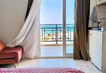 Waves Studios has Balcony rooms