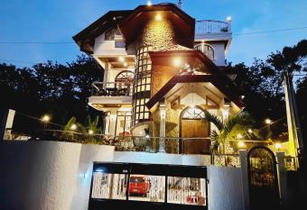 El Castillo Bed and Breakfast has Balcony rooms