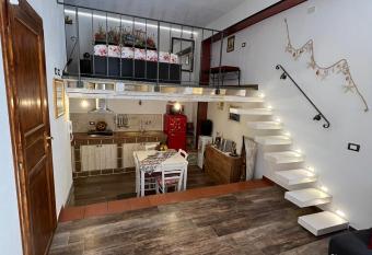 Al Vicoletto allows 18 year olds to book a room