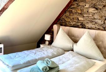 La Mosel Winningen Penthouse Wohnung im    La Mosel    allows 18 year olds to book a room