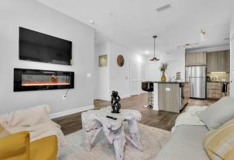 5 Star 2 Queen Beds 2 Baths Stay With Free Wifi in North Atlanta! has Balcony rooms