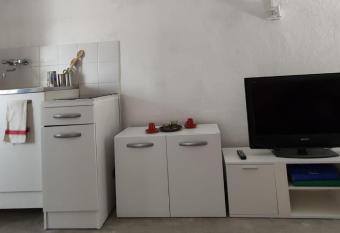 Casetta indipendente per momenti unici has Balcony rooms