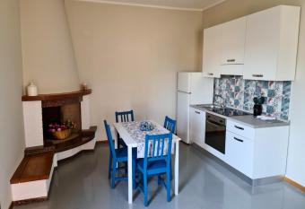 La Finestra su Spello has Balcony rooms