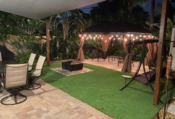 Heart of Wilton Manors has Balcony rooms