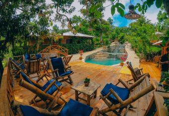 EL GALLO ECOLODGE has Balcony rooms