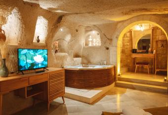 Juno Cappadocia Adults Only has rooms with a private hot tub