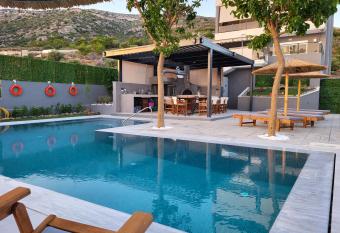   Stergiou Luxury Apartment 2nd Floor                                has Balcony rooms