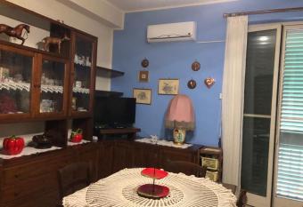 Pressi Caronte e svincolo autostrada,appartamento has Balcony rooms