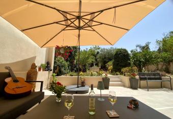 Maltese Garden Villa has Balcony rooms