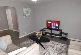 Fall Creek Peace has Balcony rooms