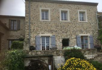 Cave Cervera has Balcony rooms