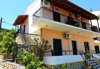 Benitses by the Sea has Balcony rooms