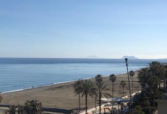 Pepe Beach Vista al Mar Apartment Estepona allows 18 year olds to book a room
