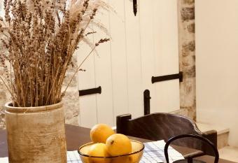 Guesthouse Giraffe allows 18 year olds to book a room