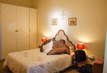 Oudtshoorn Self Catering Home has Balcony rooms