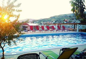 Ku  a Pe  ine has Balcony rooms