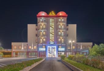 Hotel Sporting Trento allows 18 year olds to book a room