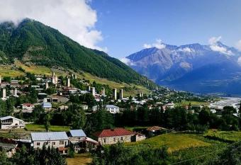 Bees Guesthouse has Balcony rooms
