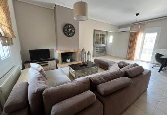 ILION Air Host - near Athens International Airport allows 18 year olds to book a room