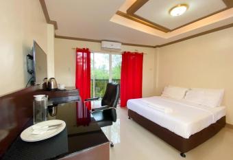 Red Palm Inn balcony room with Netflix has Balcony rooms