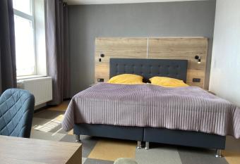 G  stehaus Bendsieferhof allows 18 year olds to book a room