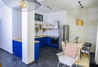 Dreamy Apartment City Center 9 thesbnbgr allows 18 year olds to book a room