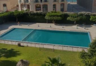 Complexe le printemps allows 18 year olds to book a room