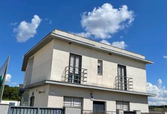 Exclusivo Chalet Sevilla.   Jard  n & Cocina! has Balcony rooms